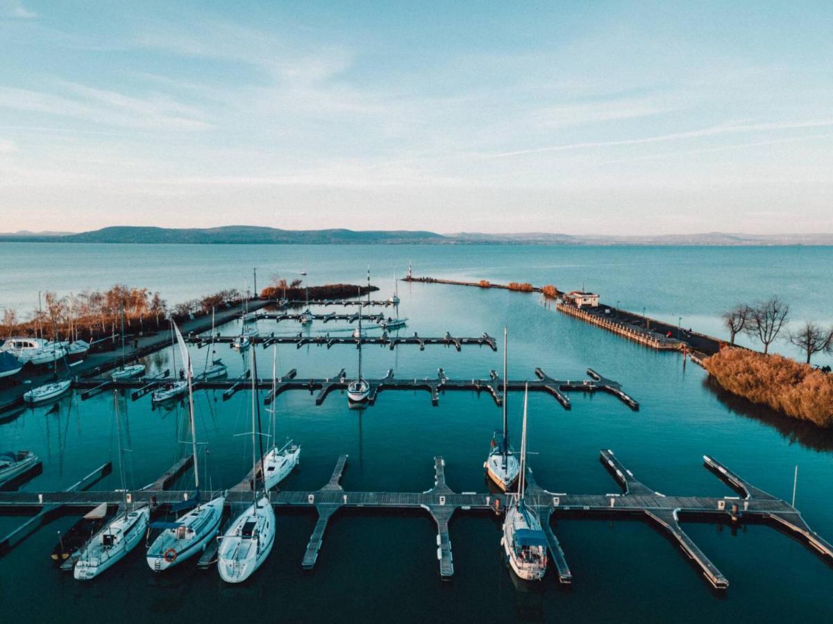 Lido Riviera Sunshine Apartman Balatonlelle Exterior photo